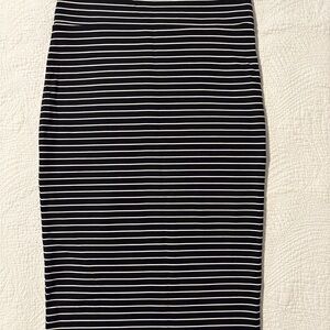 Fighting Eel Black and White Midi Pencil Skirt